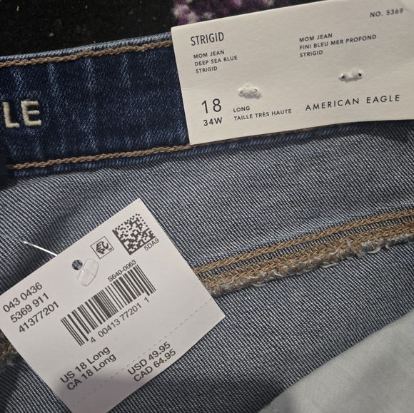 AMERICAN EAGLE MOM JEANS - Picture 3 of 4